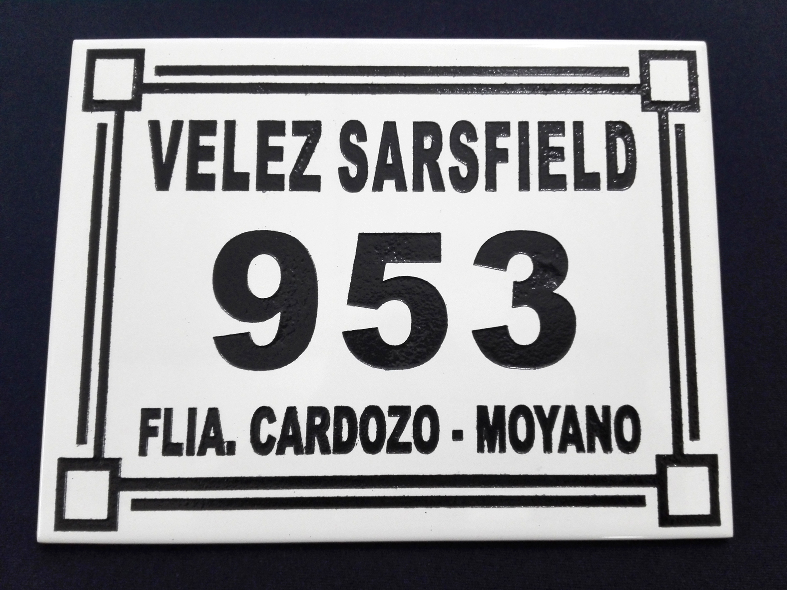 Nº y calle o baño en relieve en cerámica