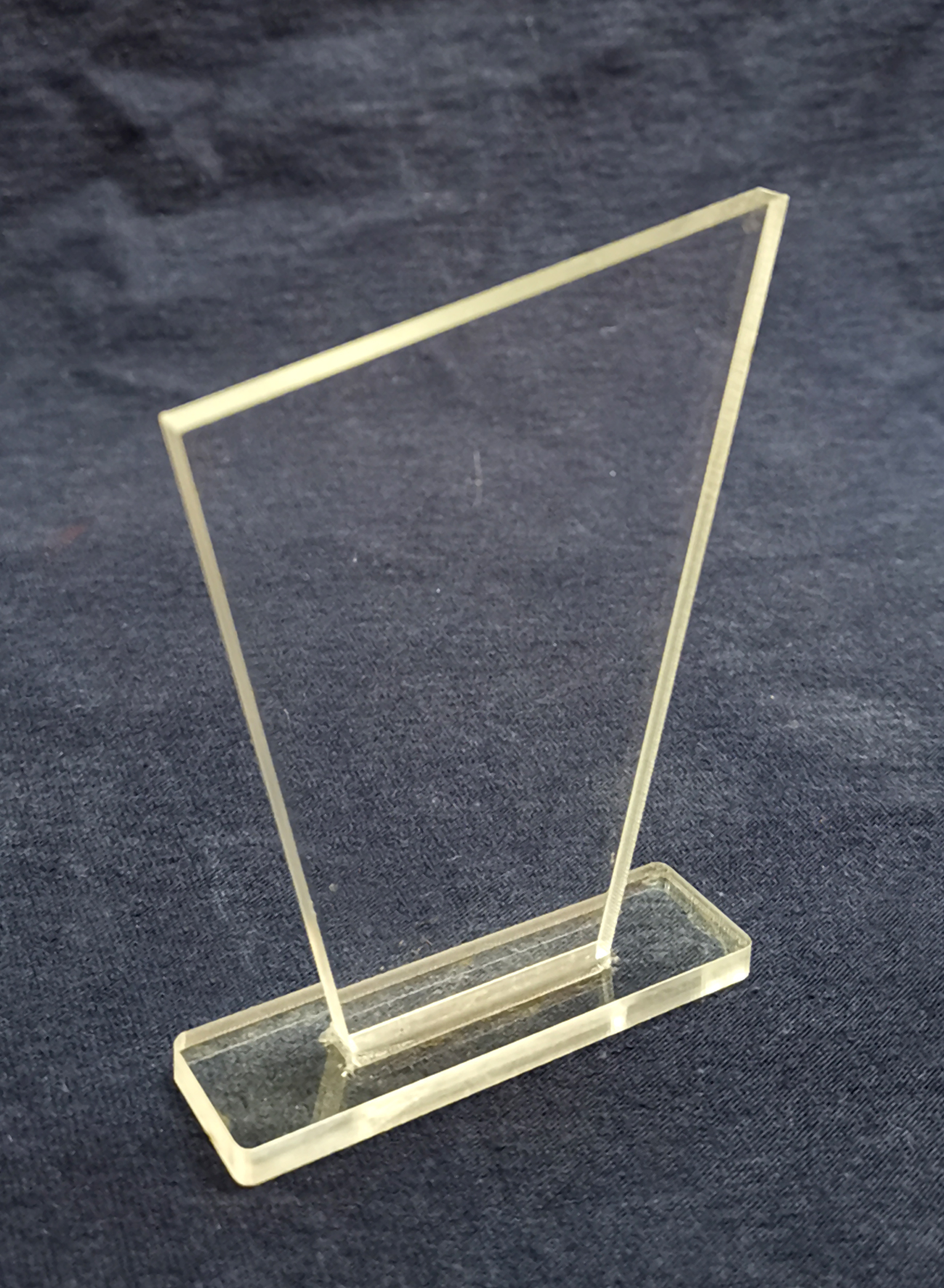 Trofeo de Acrílico (Base 10mm - Trofeo 6mm)