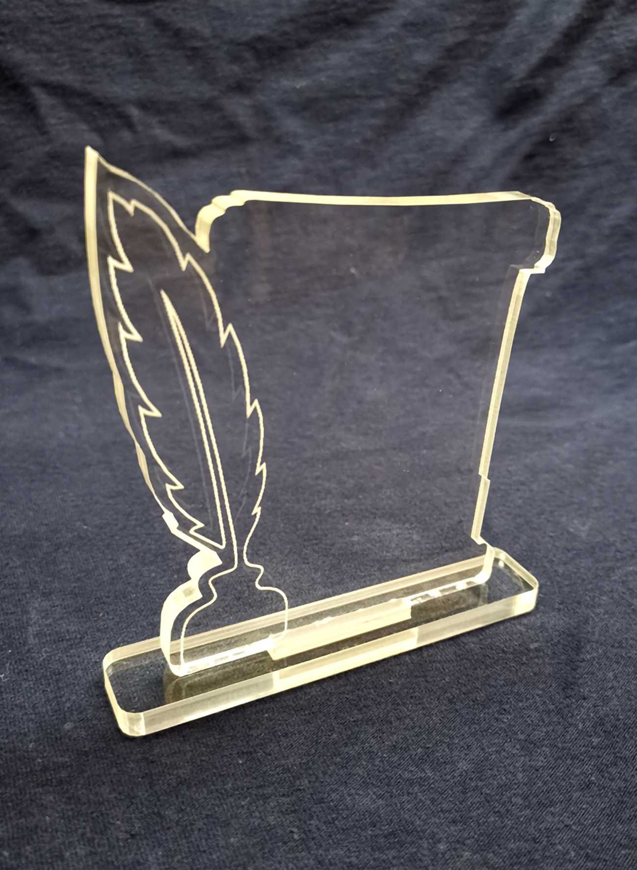 Trofeo de Acrílico (Base 10mm - Trofeo 6mm)